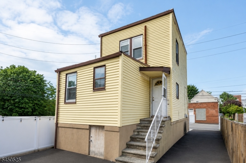 539 Joyce St