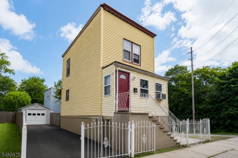 539 Joyce St
