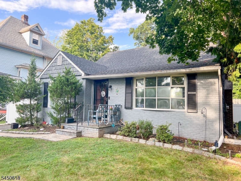 1295 Marion Ave
