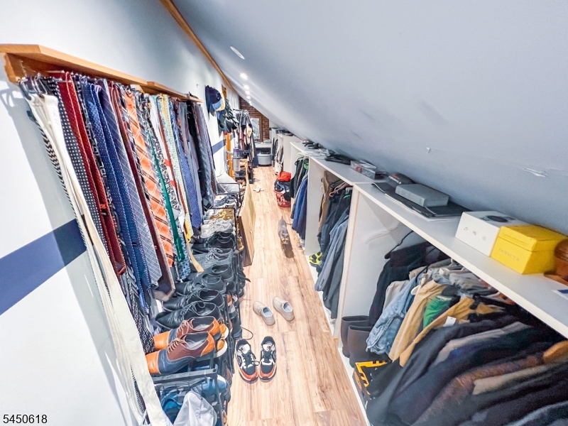 1295 Marion Ave