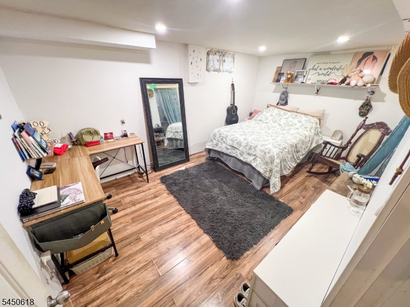 1295 Marion Ave