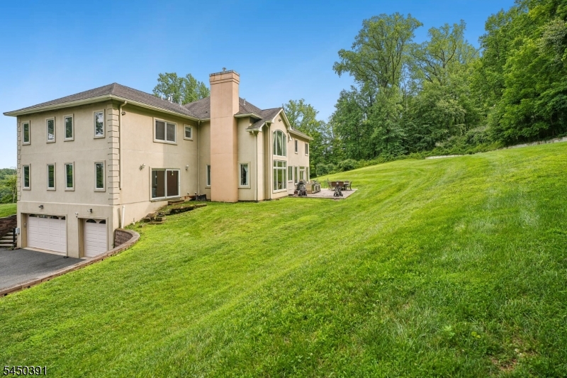 537 Mount Kemble Ave