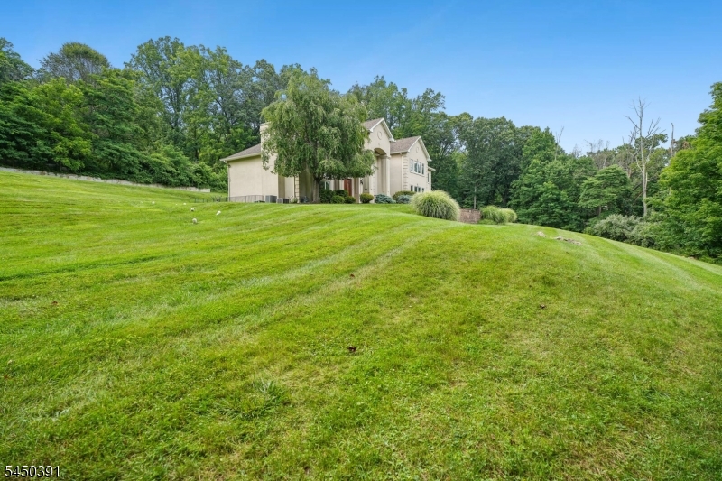 537 Mount Kemble Ave