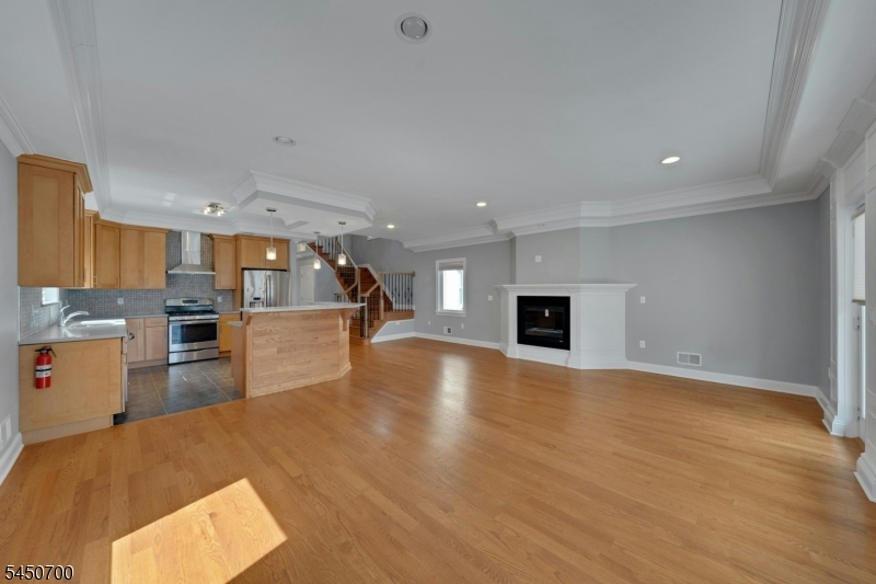 505 Post Ave