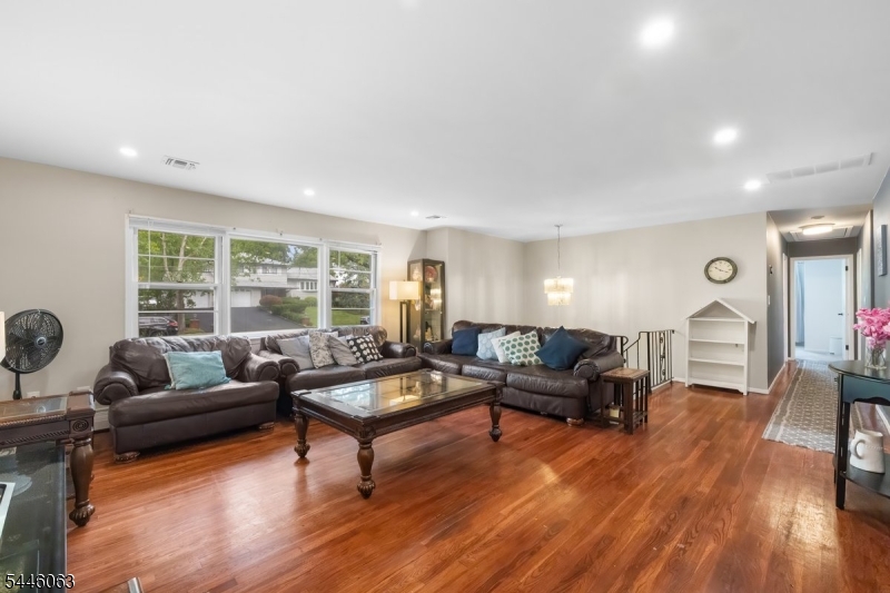 5 Rockaway Pl