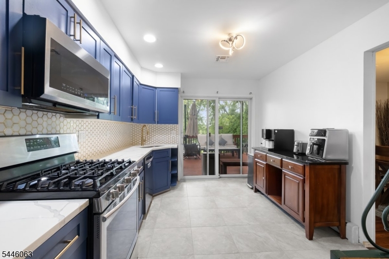 5 Rockaway Pl