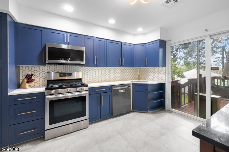 5 Rockaway Pl