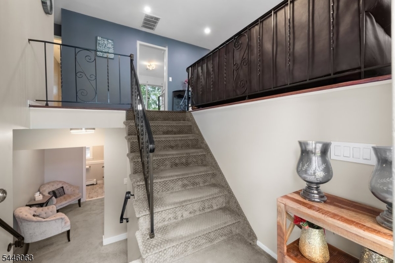 5 Rockaway Pl
