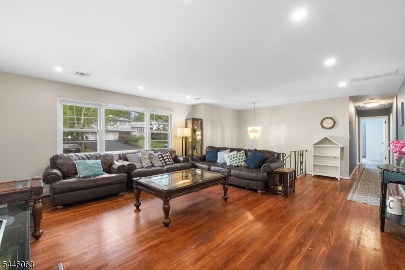 5 Rockaway Pl