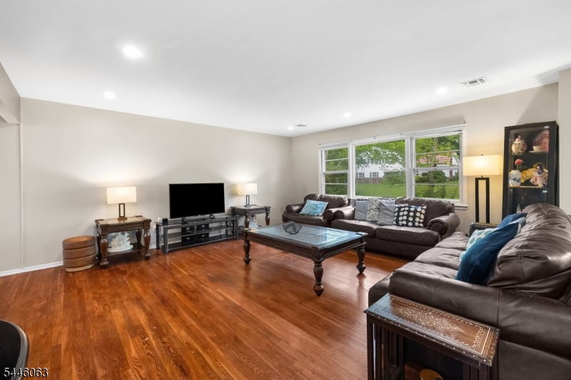 5 Rockaway Pl