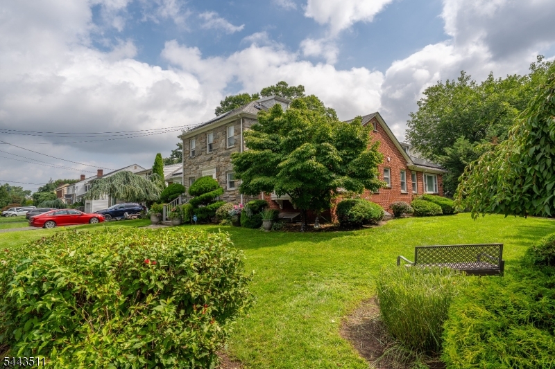 905 Salem Ave