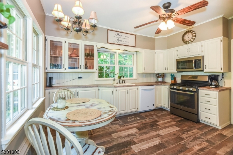 39 Circle Ave