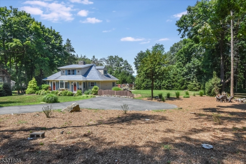 39 Circle Ave