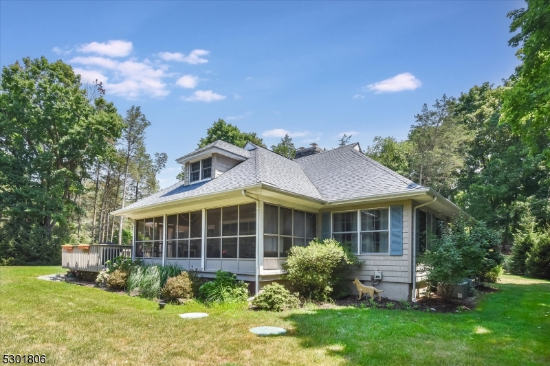 39 Circle Ave