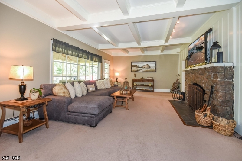 39 Circle Ave