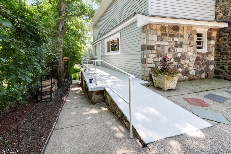 106 Poplar Grove Ter