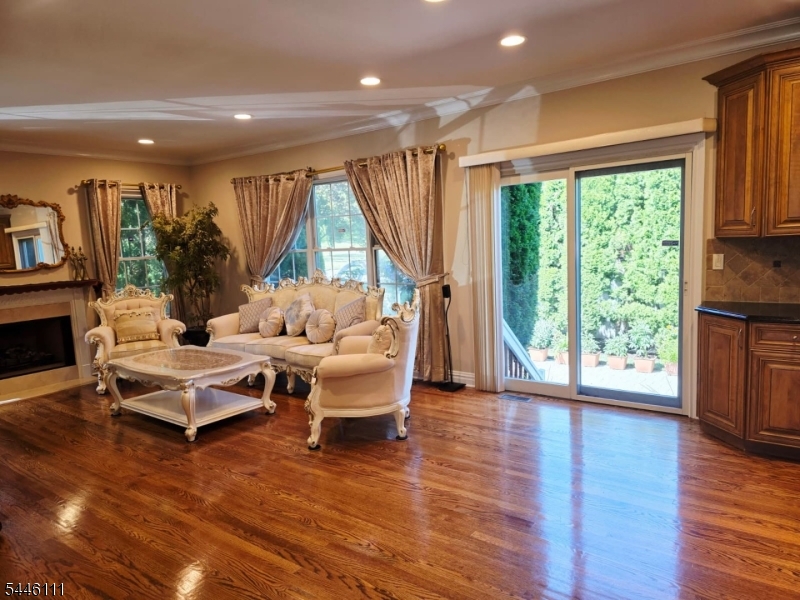 20 Hugenot St
