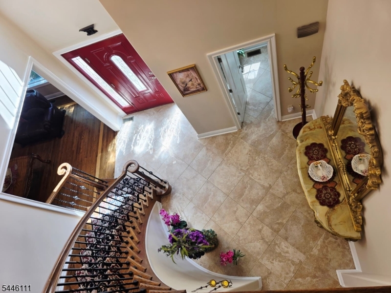 20 Hugenot St