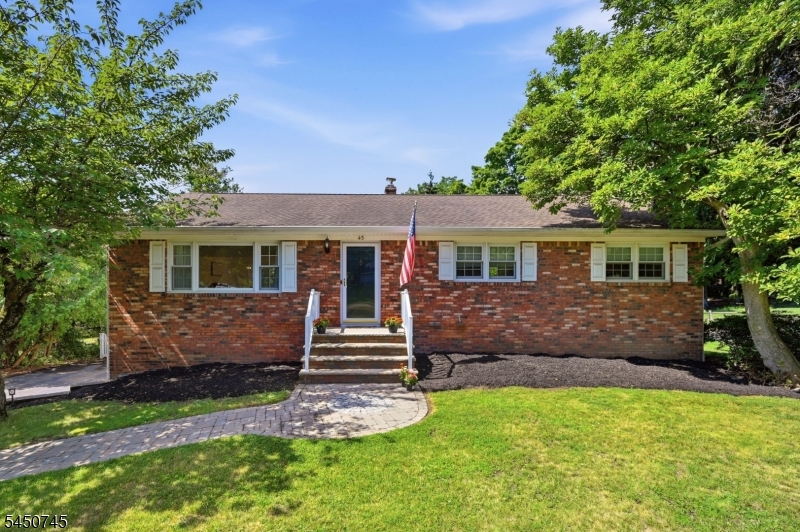 45 Ravine Ave