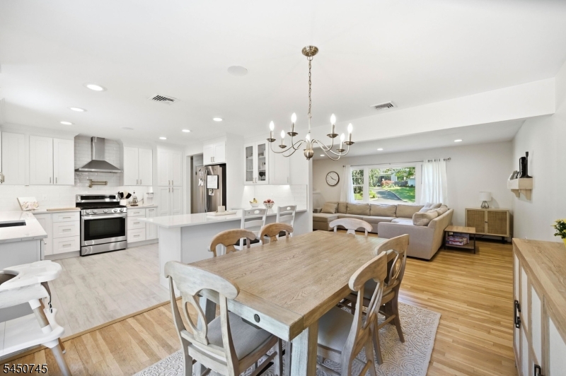 45 Ravine Ave