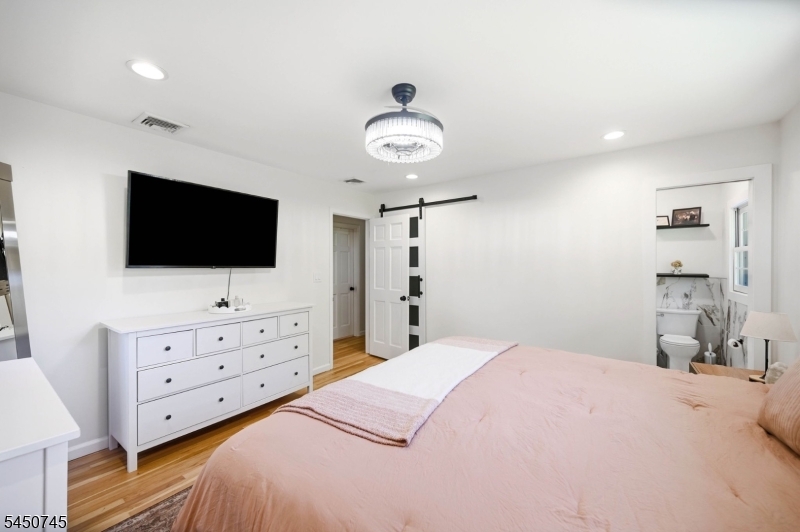 45 Ravine Ave