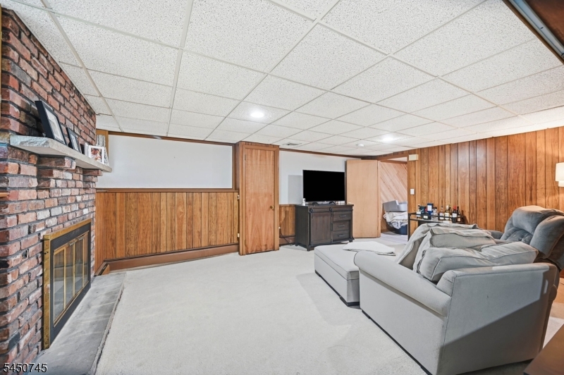 45 Ravine Ave