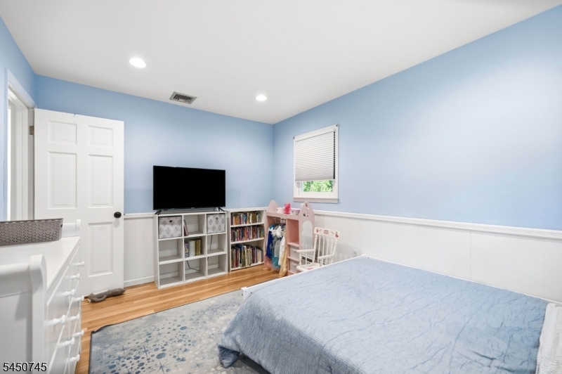 45 Ravine Ave