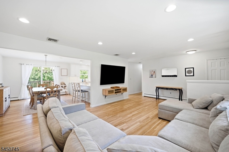 45 Ravine Ave