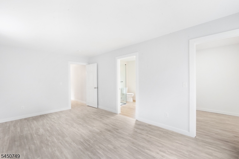 33 Allamuchy Trl
