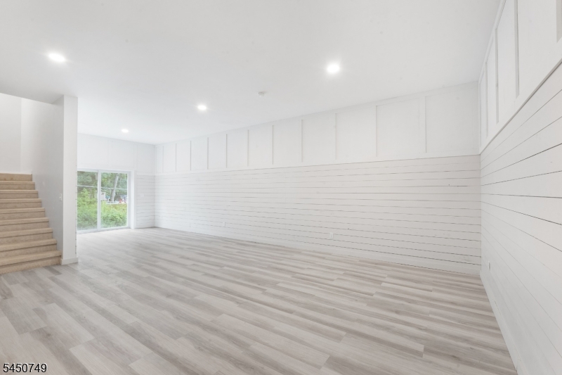 33 Allamuchy Trl