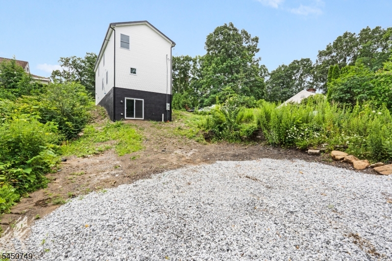 33 Allamuchy Trl