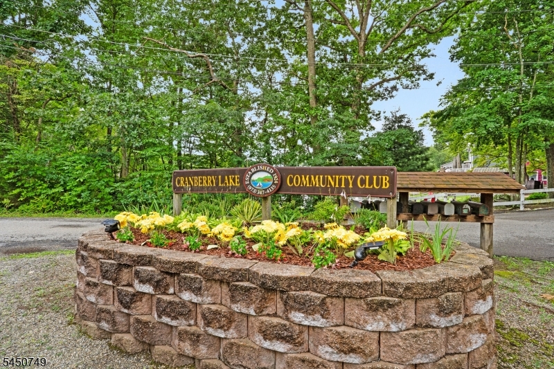 33 Allamuchy Trl