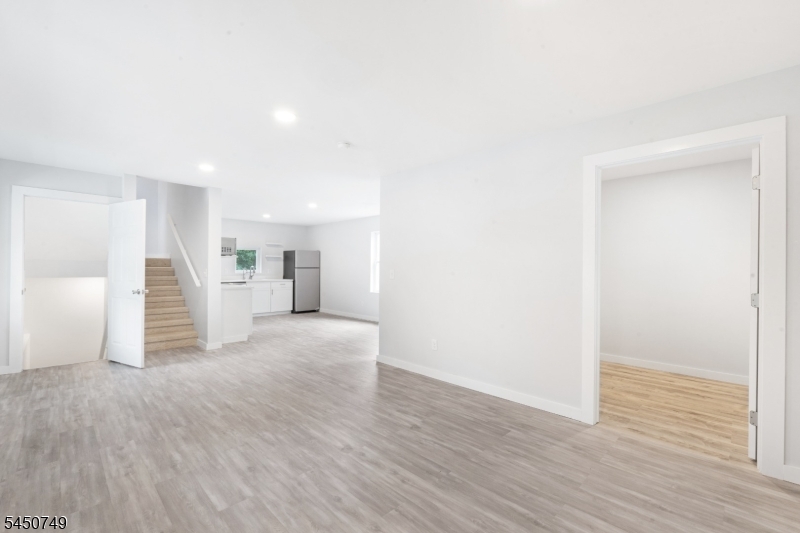 33 Allamuchy Trl