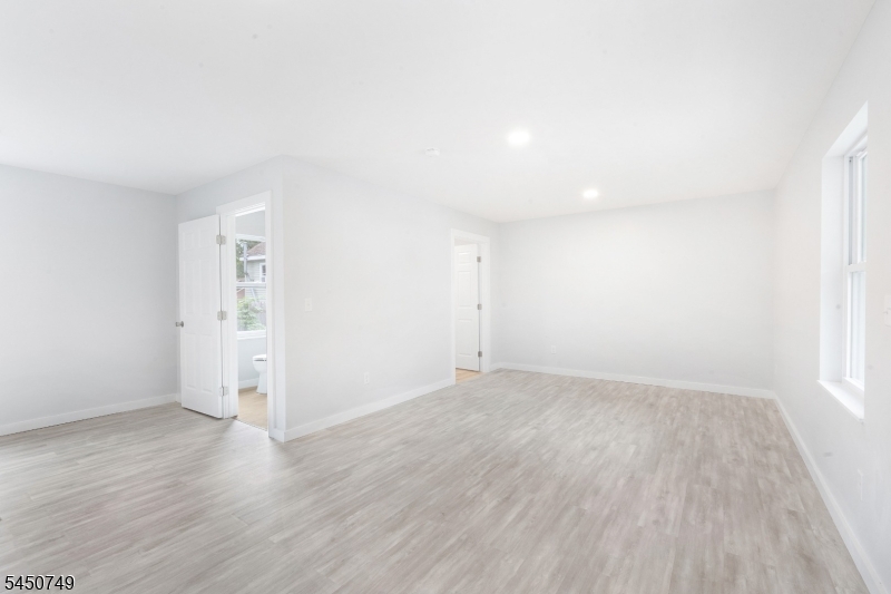 33 Allamuchy Trl