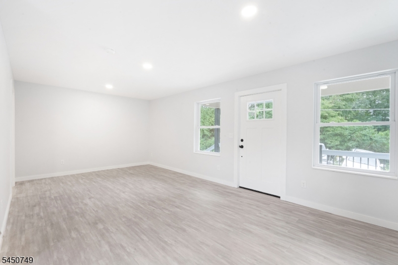 33 Allamuchy Trl