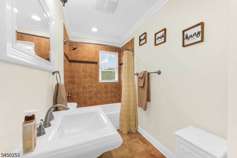 19 Andover Dr