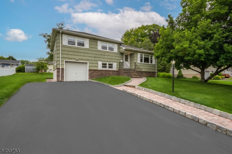 19 Andover Dr