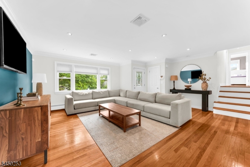 19 Andover Dr