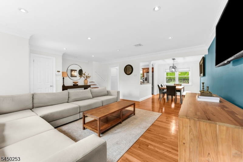 19 Andover Dr