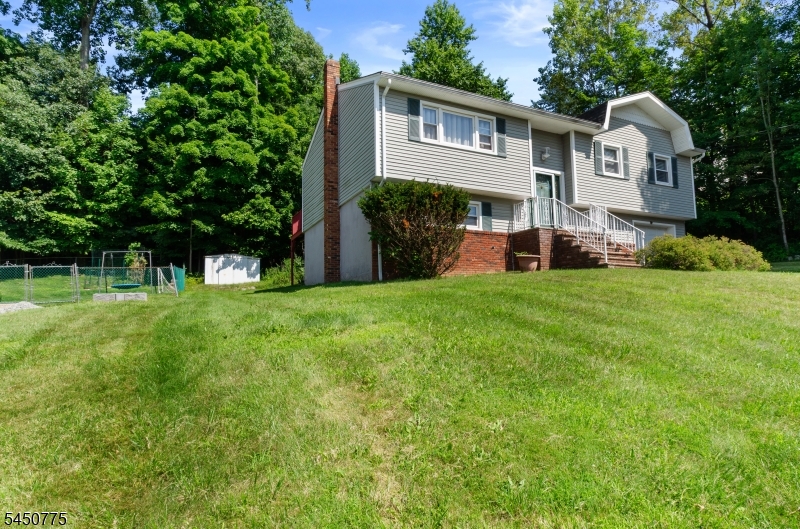 17 Stafford Dr