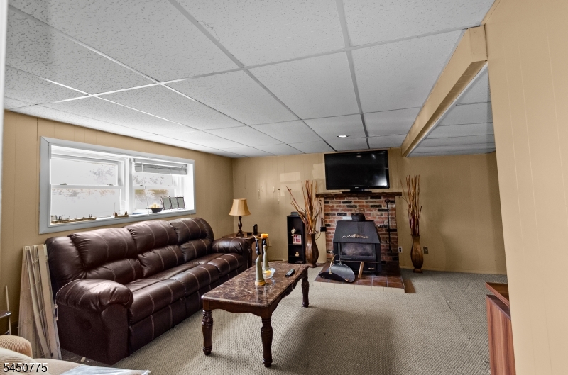 17 Stafford Dr