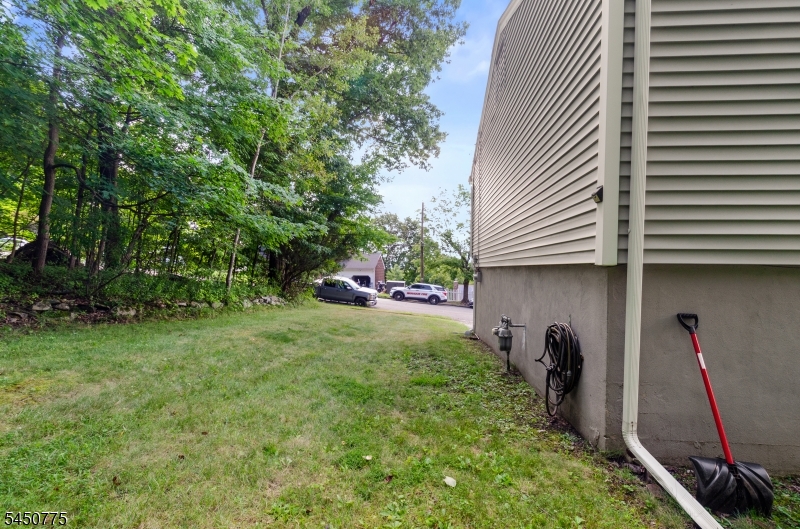 17 Stafford Dr