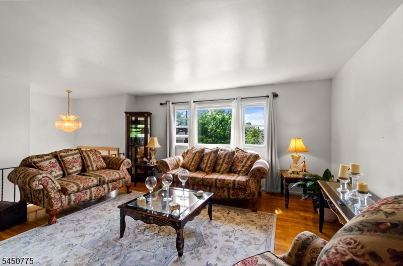17 Stafford Dr