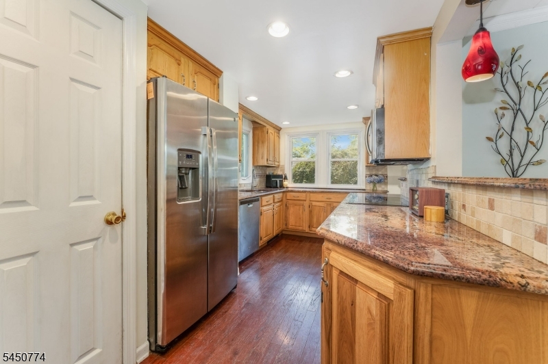 5 Harris Ln