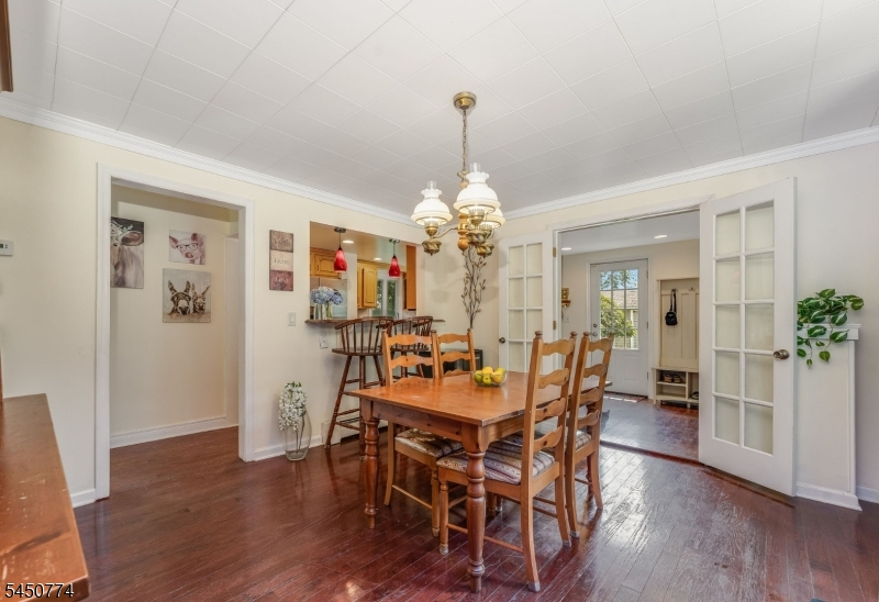 5 Harris Ln