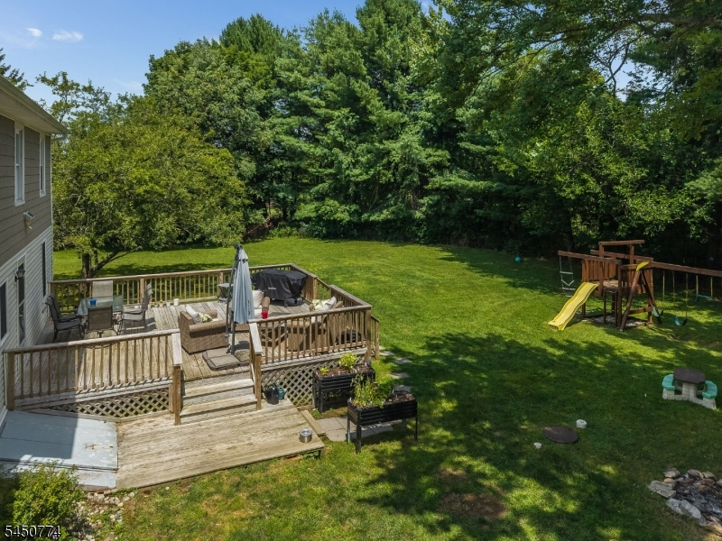 5 Harris Ln