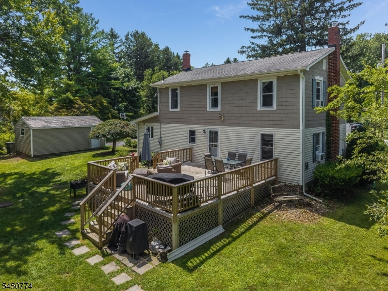 5 Harris Ln