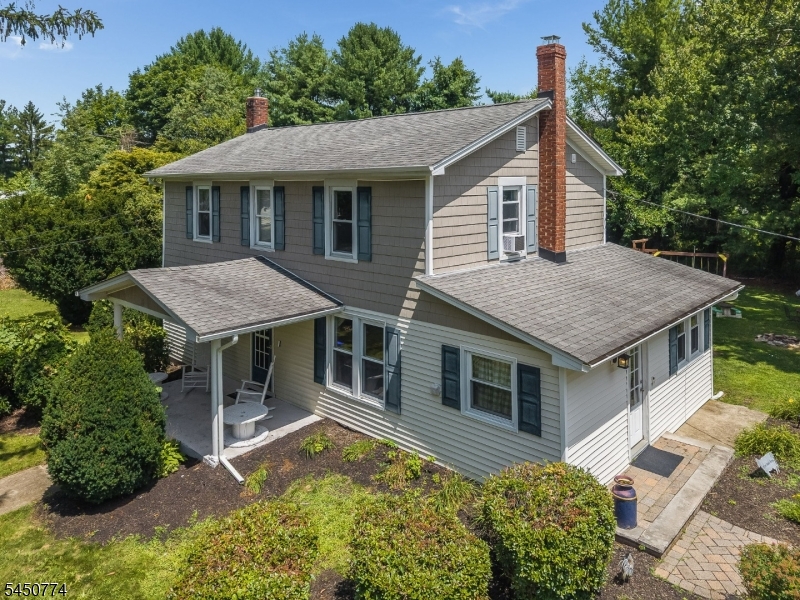 5 Harris Ln