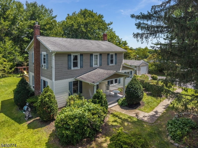 5 Harris Ln