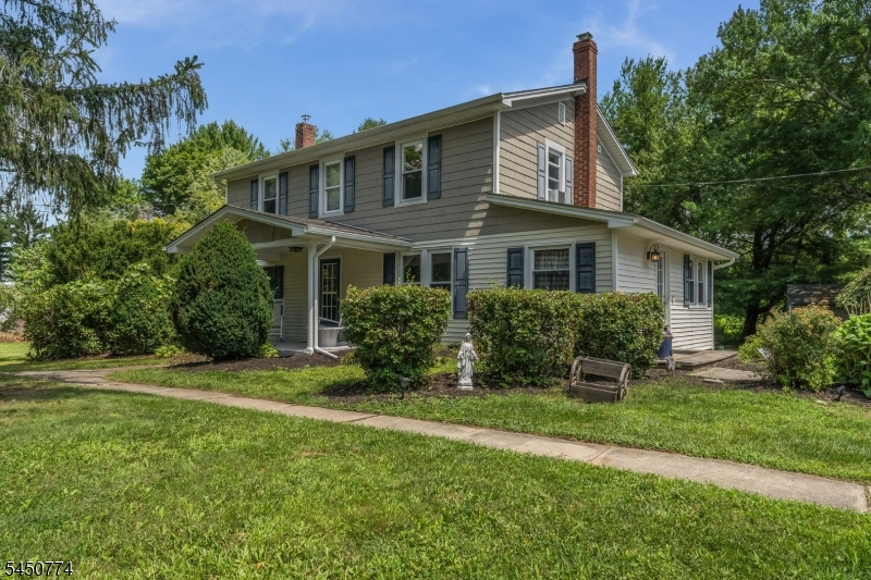 5 Harris Ln